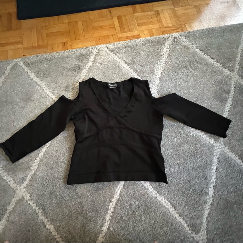 bebe Chic Black V-Neck Cold Shoulder Blouse